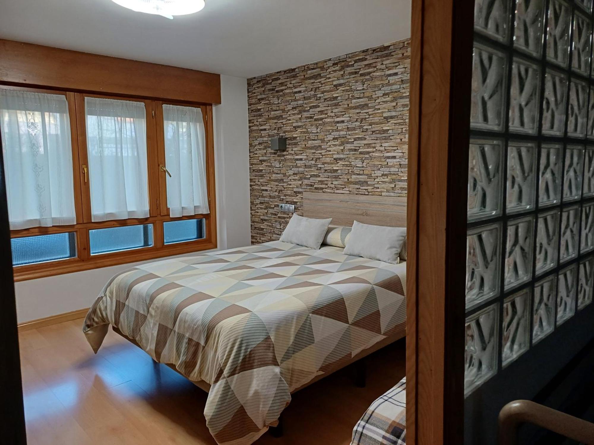 Apartamento Puerta Del Pirineo Sabiñánigo Kültér fotó