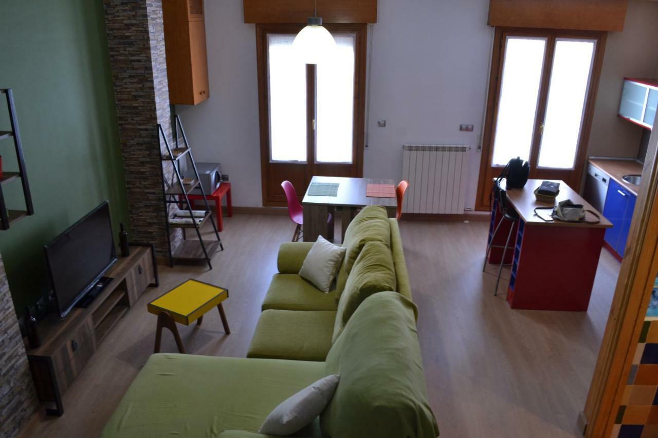 Apartamento Puerta Del Pirineo Sabiñánigo Kültér fotó
